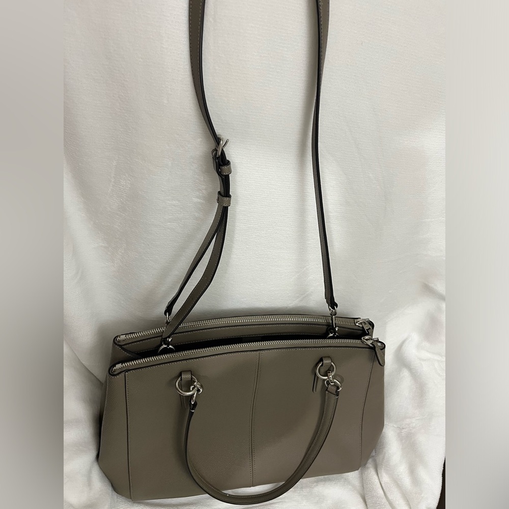 Beautiful Coach handbag- NWOT- elephant grey- with removable shoulder strap - Picture 5 of 5